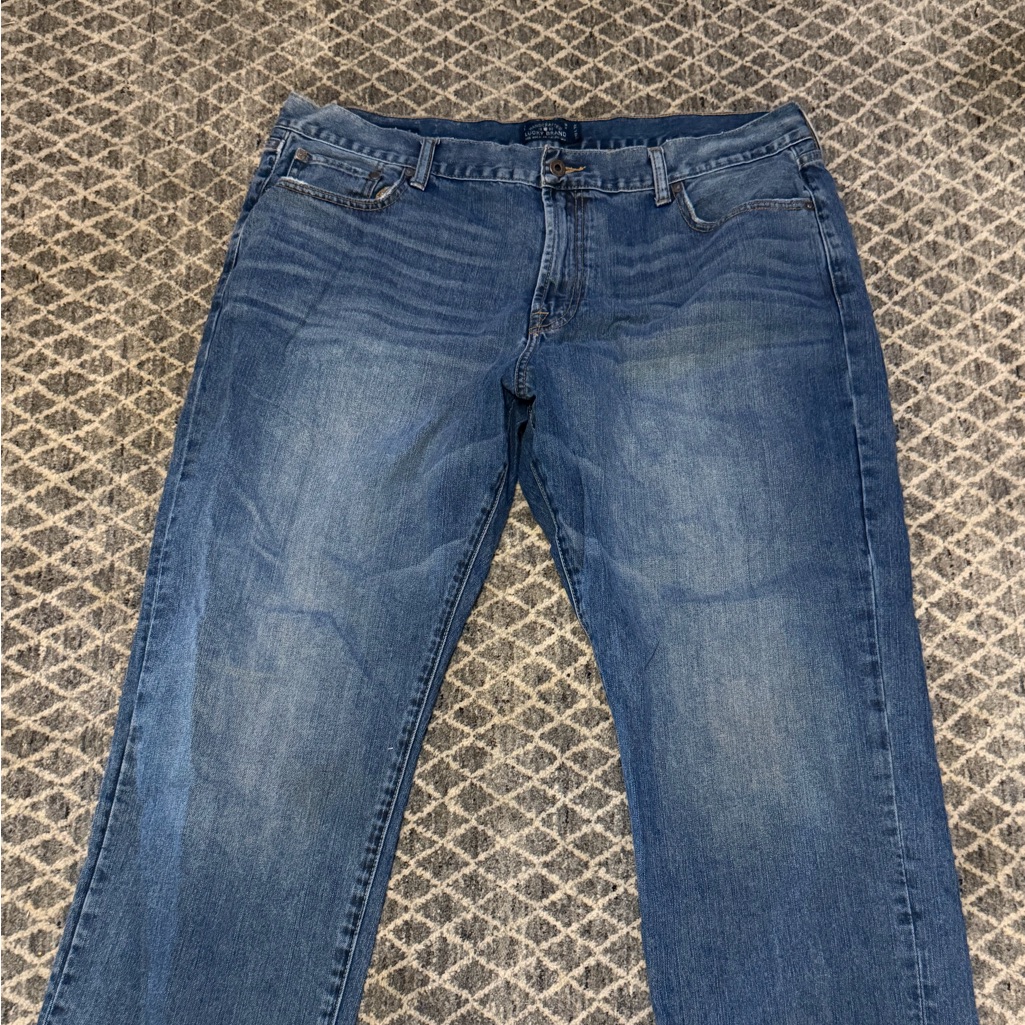 Lucky Brand Medium Wash Relaxed Straight Leg Denim Jeans